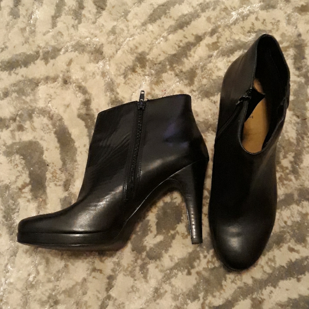 Black Leather Nine West Heels